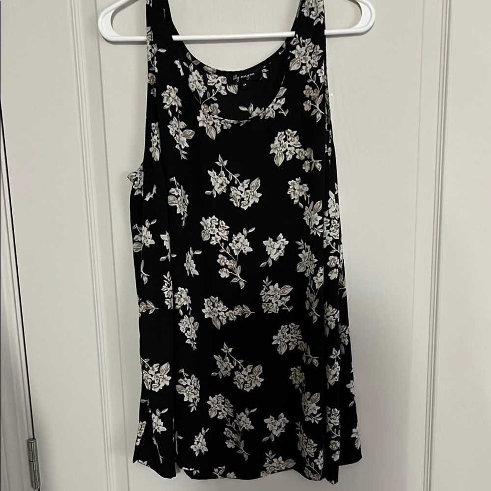 Floral Tank Top with Rounded Neckline lily morgan brand size 2X sheer material